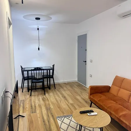 Modern Apartment *